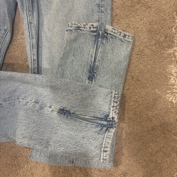 Good American Light Blue Straight Leg Jeans - Picture 4 of 5